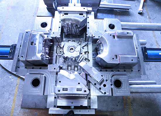 Automobile-die-casting-die